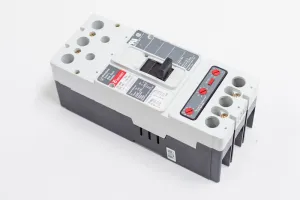 CUTLER HAMMER HMCP250G5C 250 AMP, 250 VDC MAX, 3-Pole, 600 VAC MAX, 750-1500 Trip Range, Circuit Breaker, Molded CASE, NEMA Starter Size 5, Series C, Thermal Magnetic