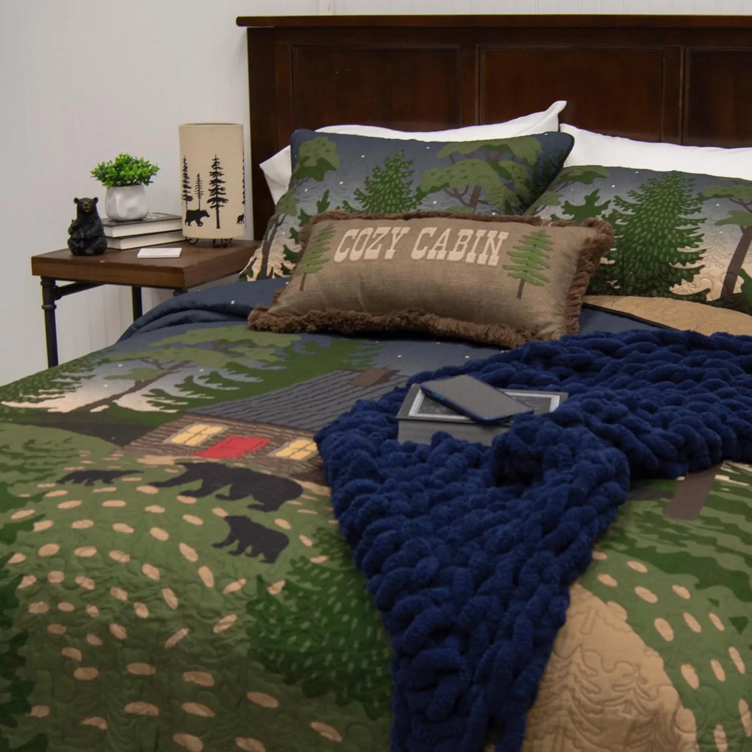 Donna Sharp King Bedding Set - 3 Piece - Bear Cottage Lodge Quilt Set with King Quilt and Two King Pillow Shams - Machine Washable