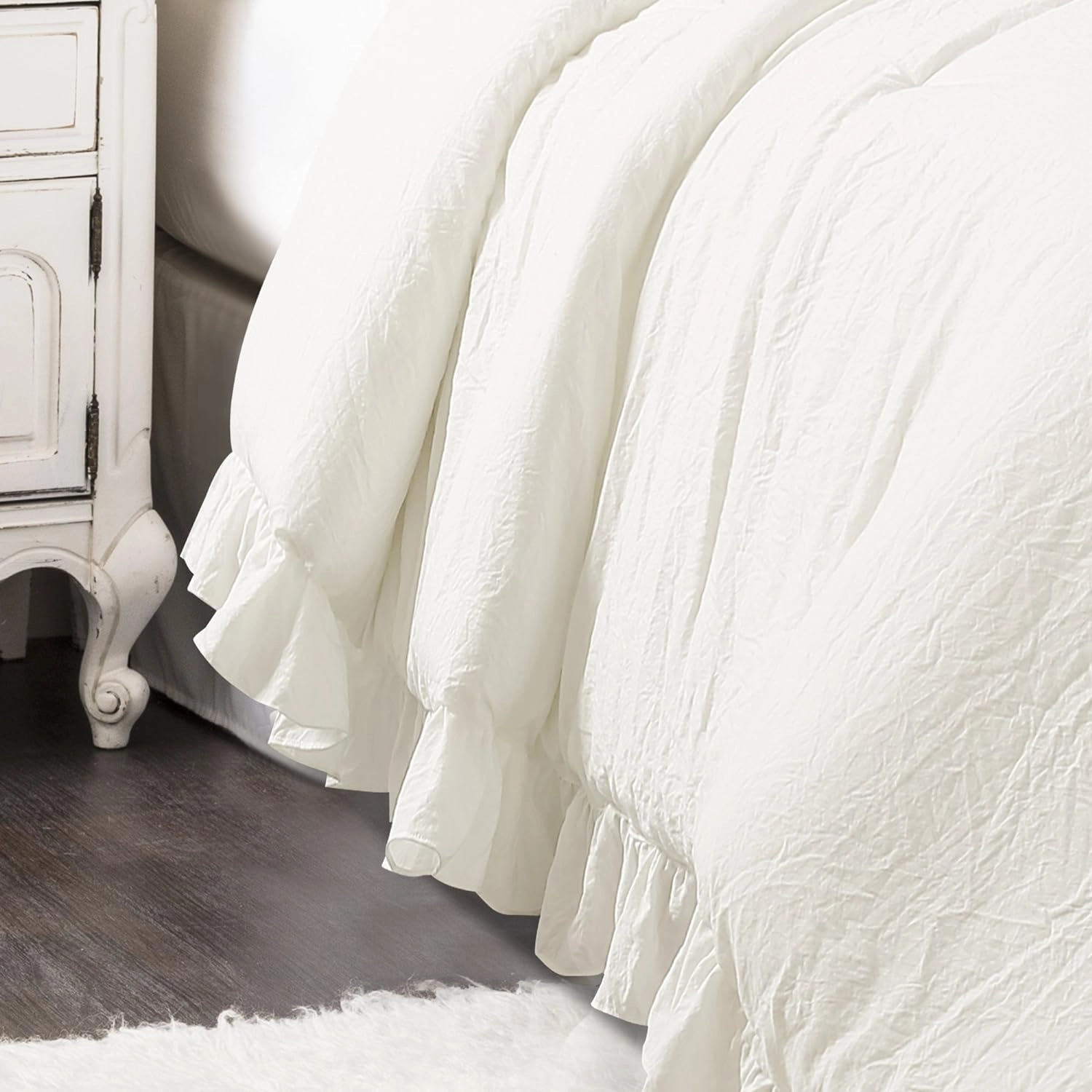 Lush Decor - Comforter Set, Soft Ruffled Bedding with Matching Sham, Cozy Essentials, Elegant Bedroom Decor (Reyna White, Twin XL)