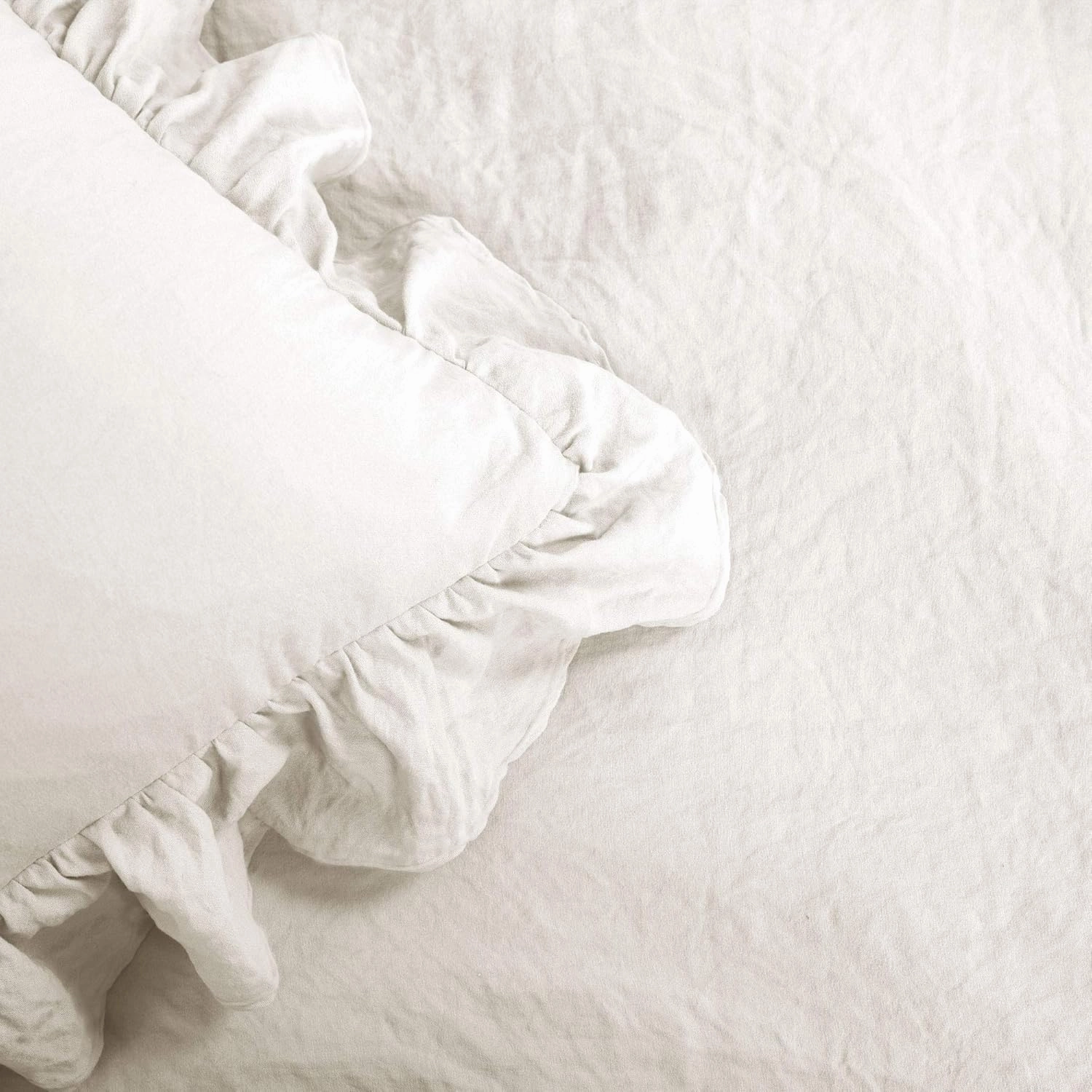 Lush Decor - Comforter Set, Soft Ruffled Bedding with Matching Sham, Cozy Essentials, Elegant Bedroom Decor (Reyna White, Twin XL)