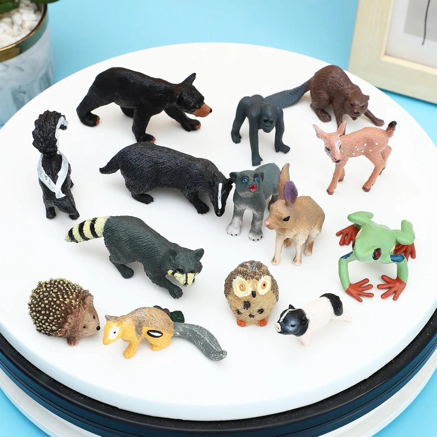 ONEST 22 Pieces Forest Animal Figures Toys Figurines Playset Realistic Wild Animals Figurines Jungle Animals Figurines Hand Painted Tiny Animal Toys for Kids Adults