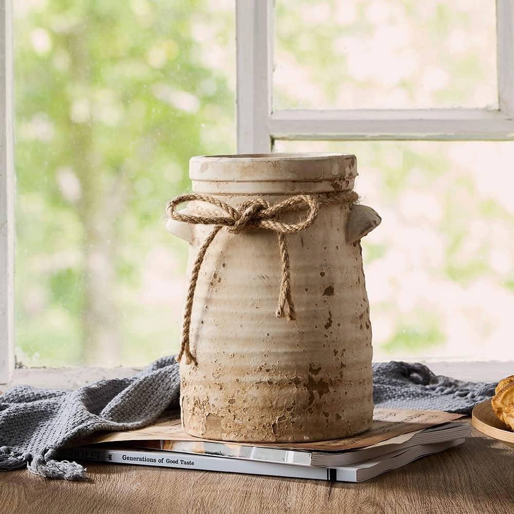 SIDUCAL Ceramic Decorative Flower Vase, 8 Inch Rustic Distressed Pottery Decorative Flower Vase for Home Decor, Ideal Shelf, Bookshelf, Mantle, Entryway, Living Room, Table Decor