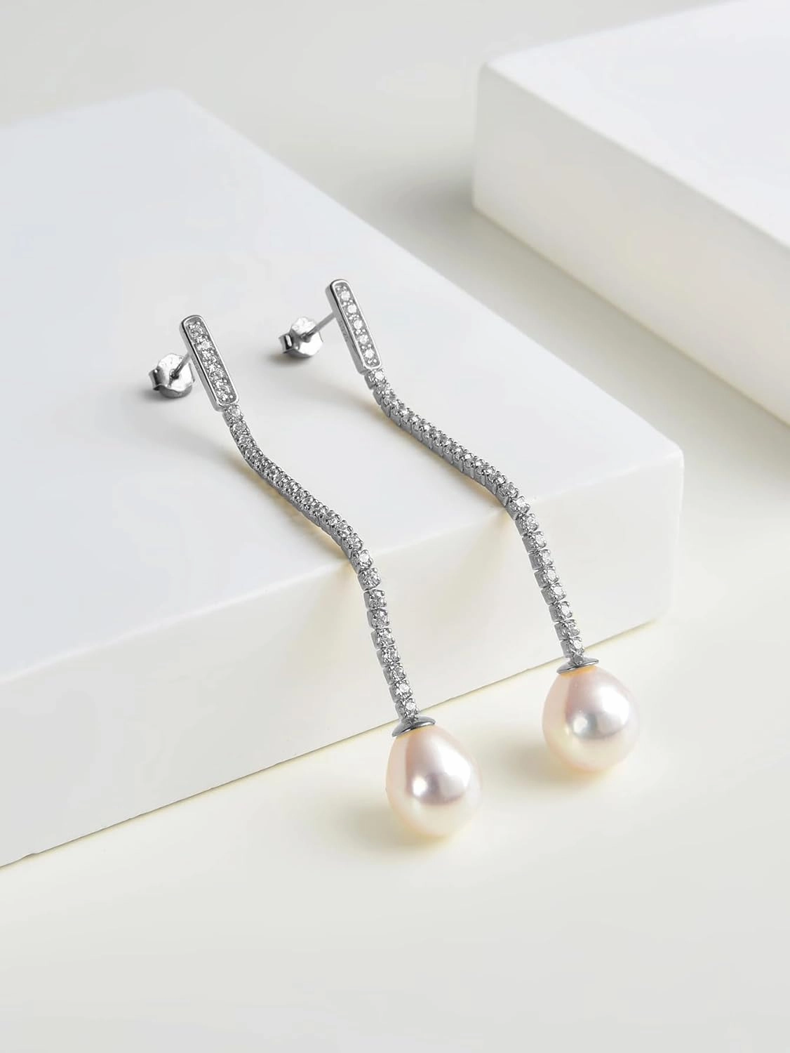 Sterling Silver CZ Pearl Drop Earrings For Women 8-9mm Natural Freshwater Pearl Cubic Zirconia Dangle Earring Wedding Party Jewlery Gifts