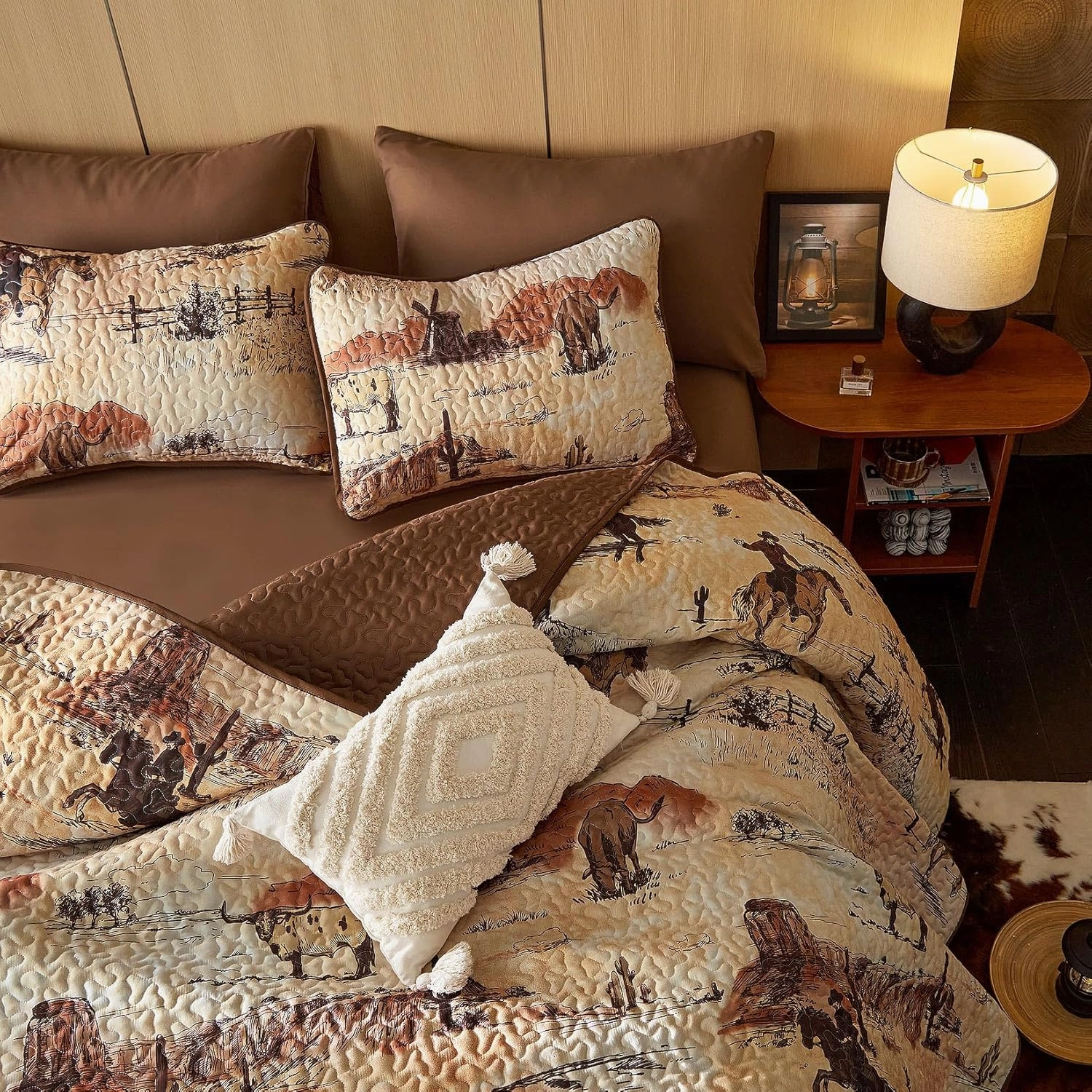 Wake In Cloud - Western Quilt Set, Cowboy Southwestern Country Vintage Native American Rustic Ranch Life, Reversible Lightweight Bedspread Coverlet, 3 Pieces, Ochre Brown, Queen/Full Size