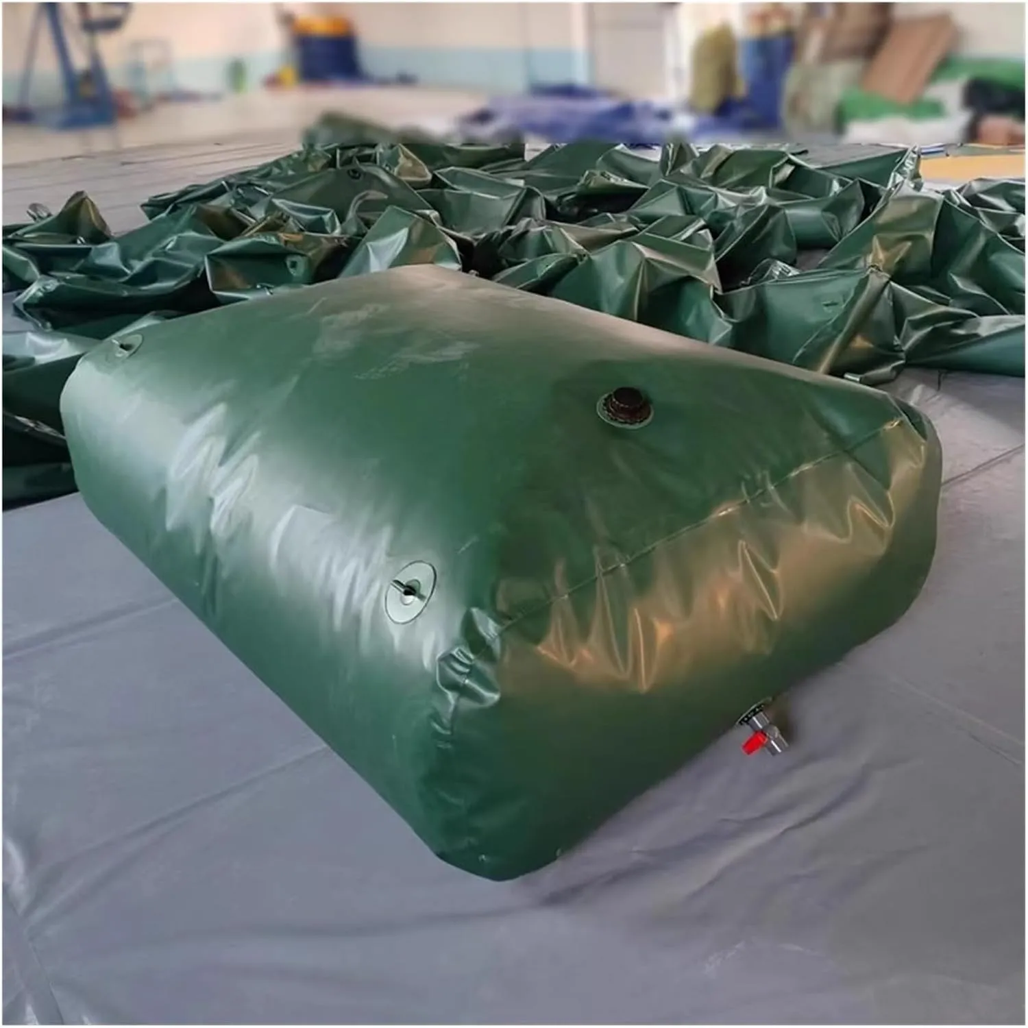 Water Storage Bladder， 100-1585 Gallon Large Capacity PVC Collapsible Portable Water Storage Container Bag Green(3x2x1m/6000L/1585gallon)